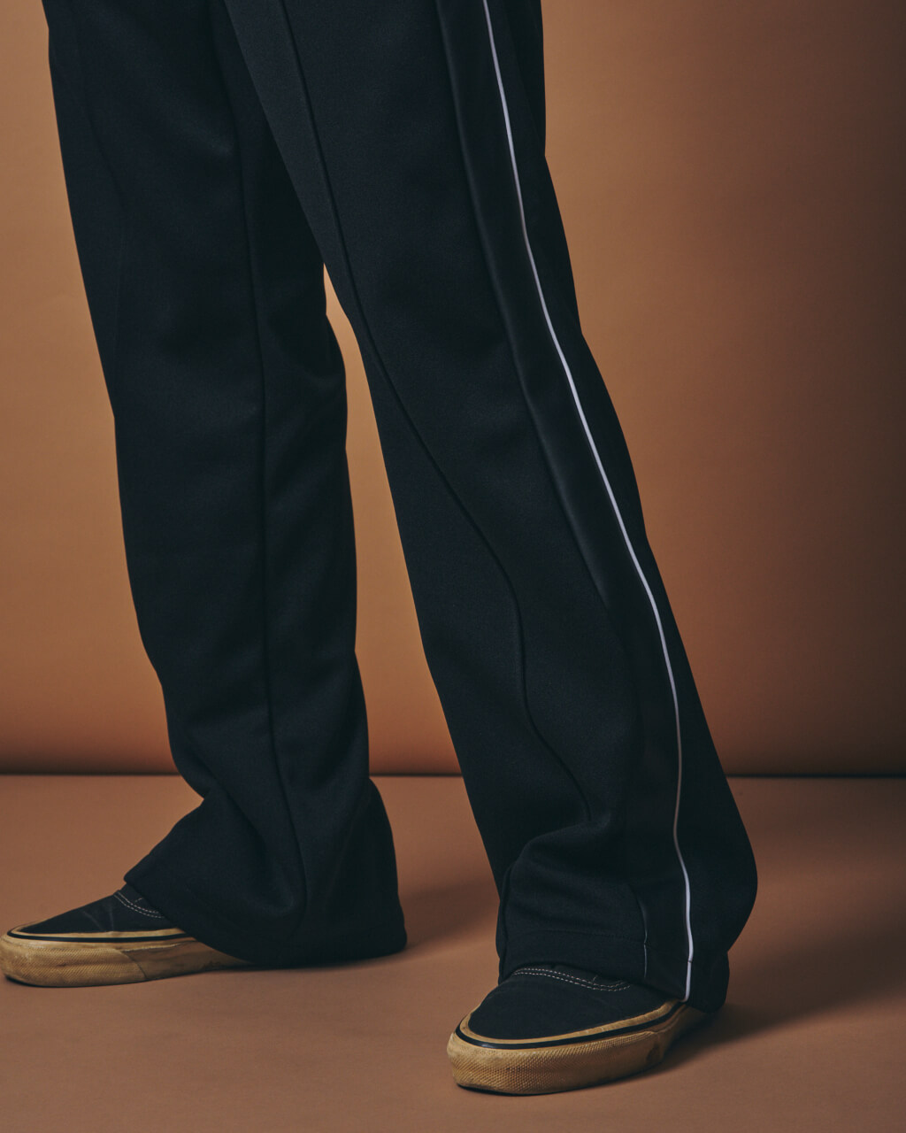 m.u PIPING JOG PANTS BK